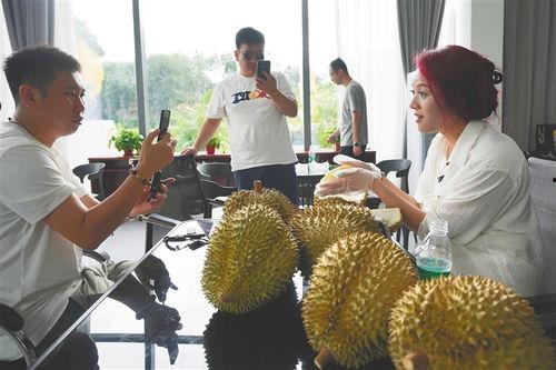 国产榴莲小视频,短视频里的热带风情与味蕾诱惑  第1张